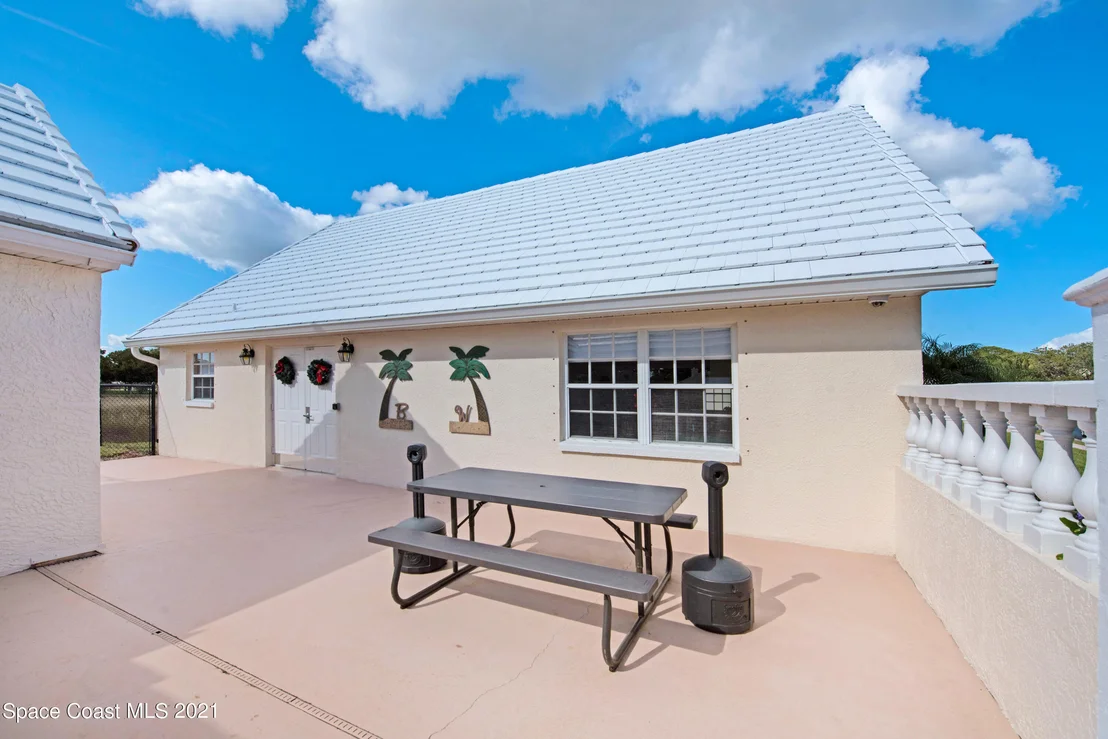 Photo of 858 Wateroak Drive NE