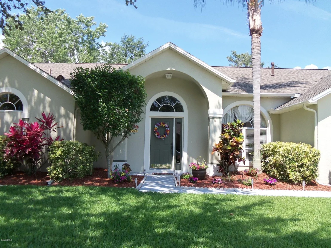 Photo of 975 Pelican Lane