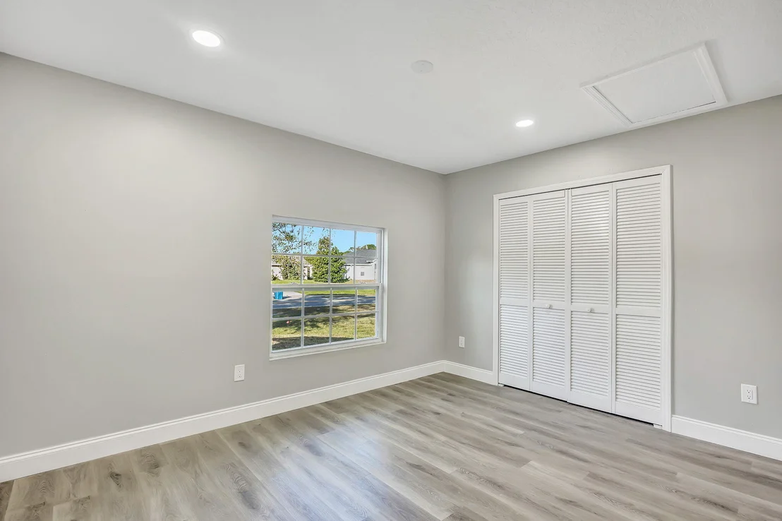 Photo of 207 Eldron Boulevard SE