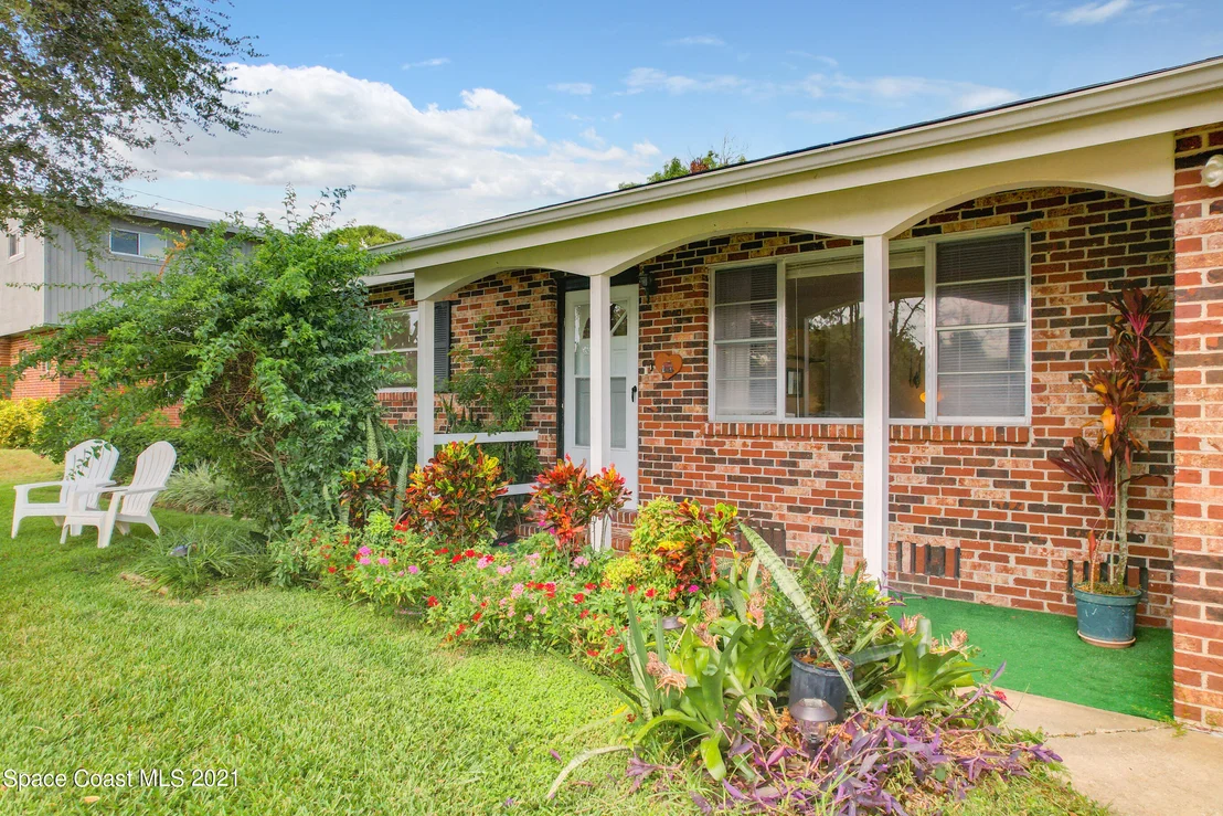 Photo of 940 Forest Road