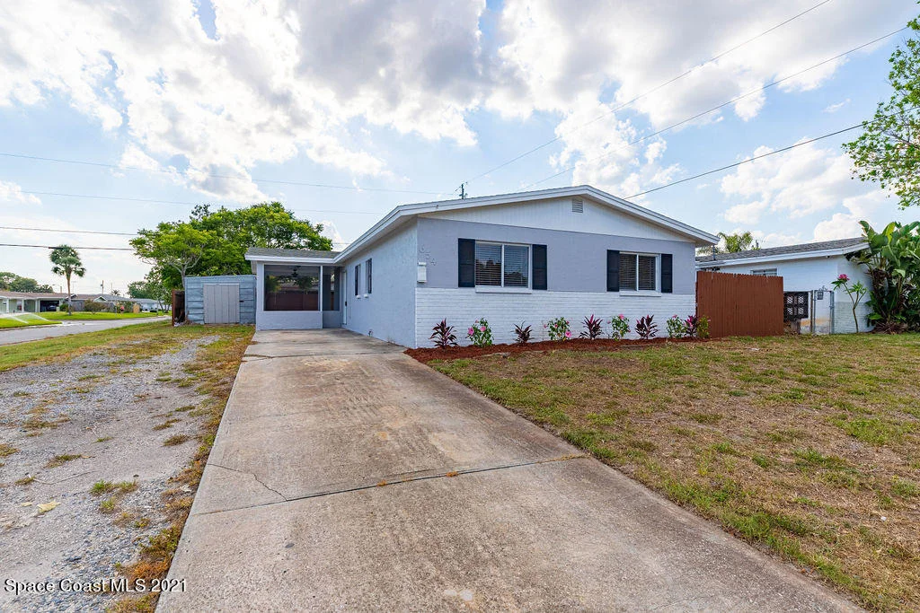 Photo of 654 Teak Drive