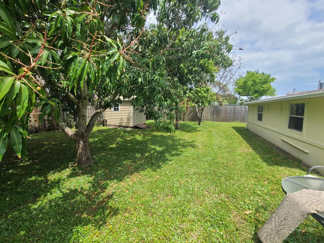 Photo of 408 Iris Lane