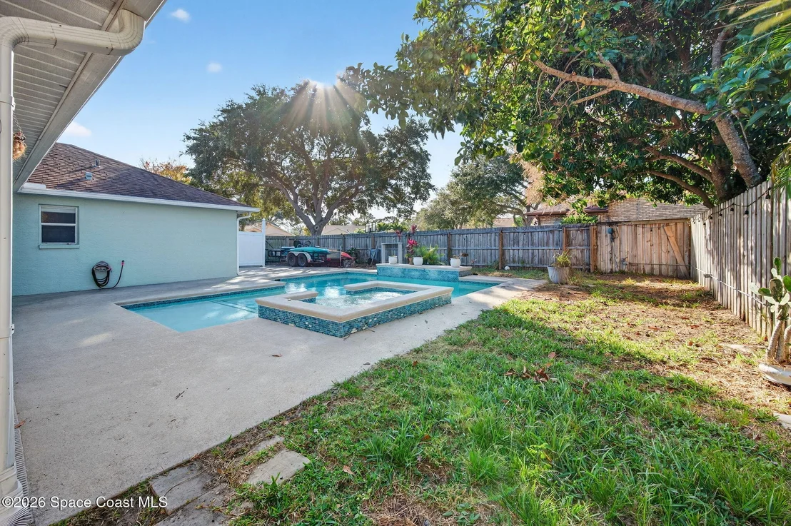 Photo of 5102 Cocoplum Avenue