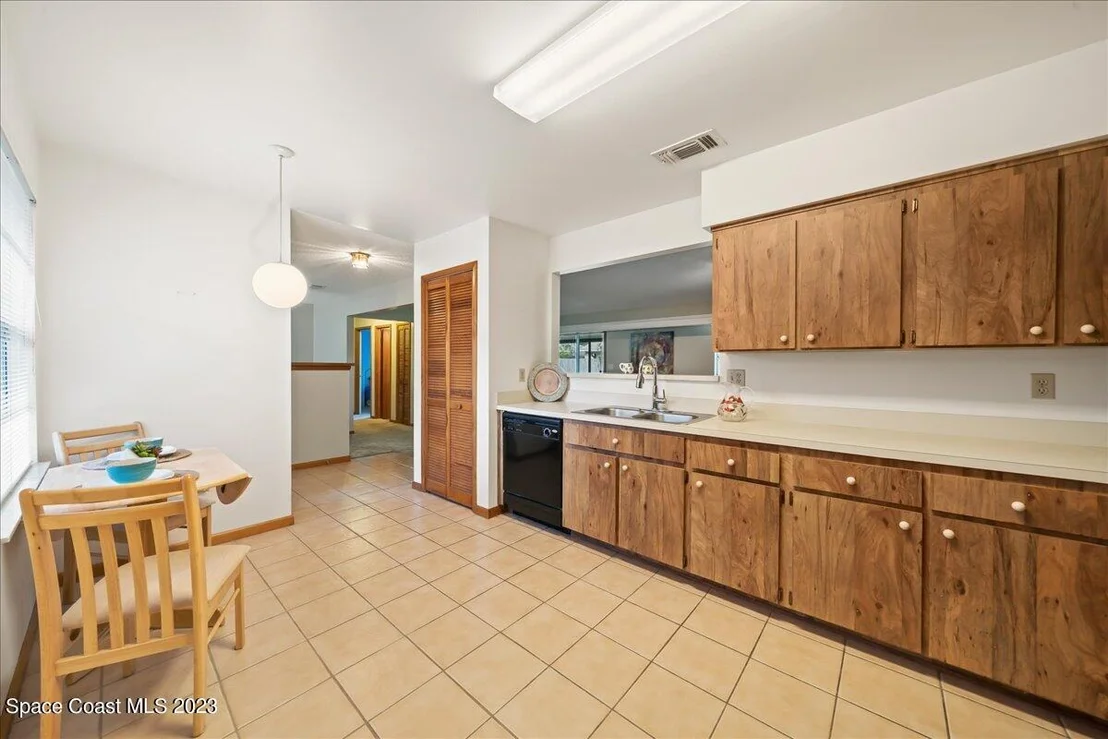 Photo of 809 Pine Valley Court