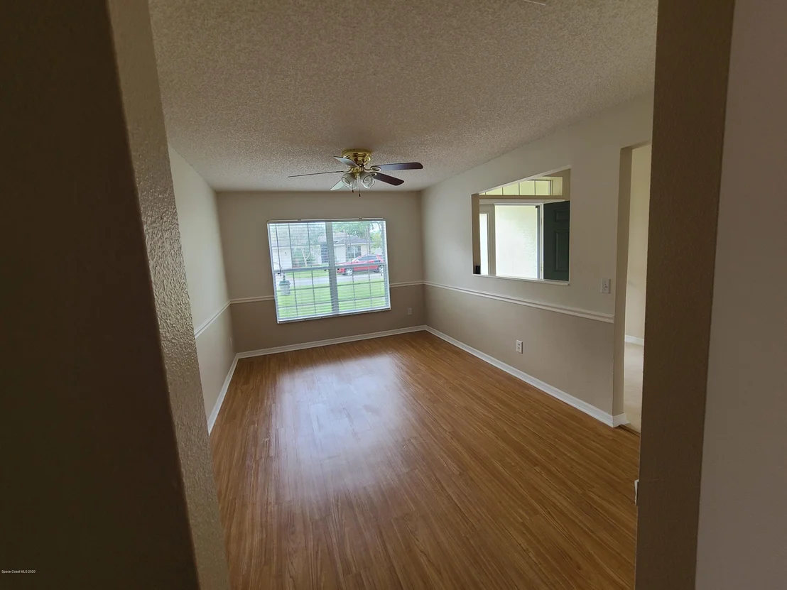 Photo of 1085 Kingfisher Way
