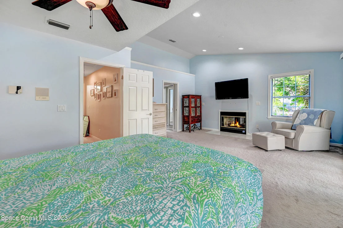 Photo of 2225 Royal Oaks Drive