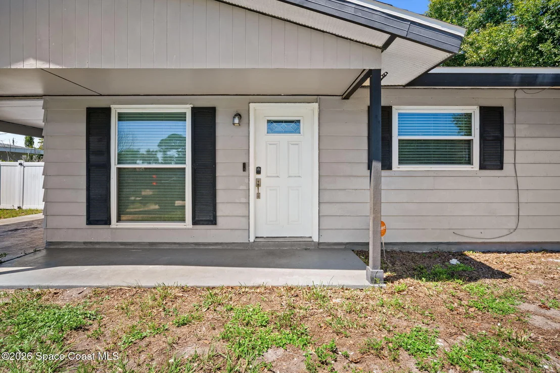 Photo of 790 Bianca Drive NE