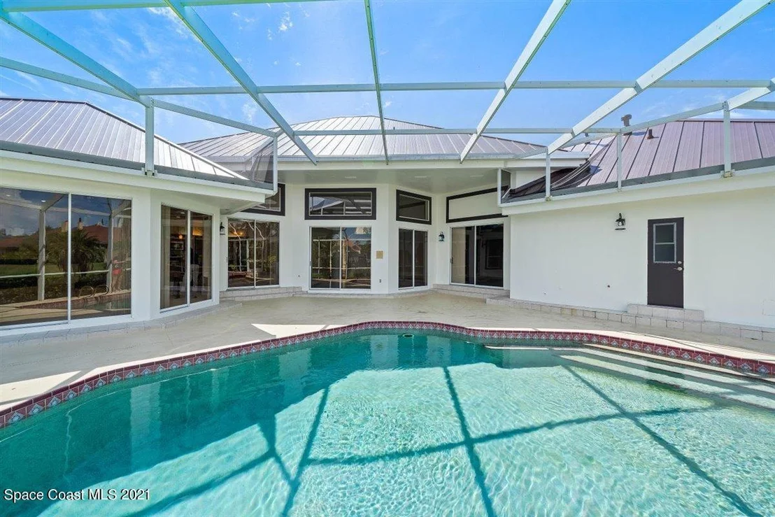Photo of 680 Falcon Drive