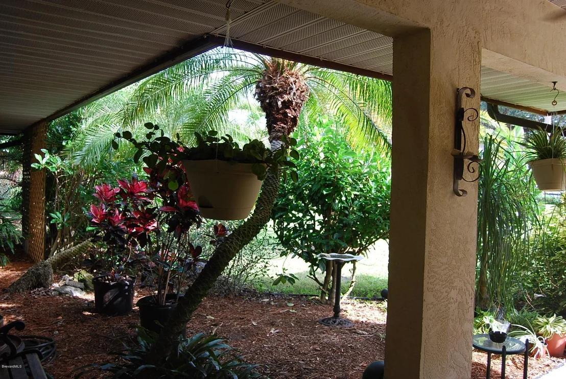 Photo of 1886 Oakwood Trail