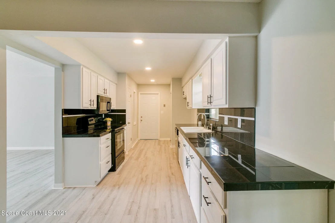 Photo of 603 Dundee Circle