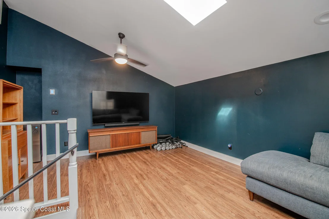 Photo of 5925 Riverside Drive