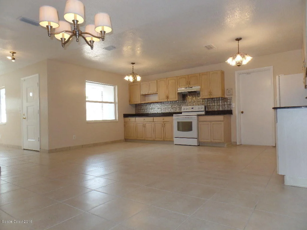 Photo of 1720 Golfview Drive