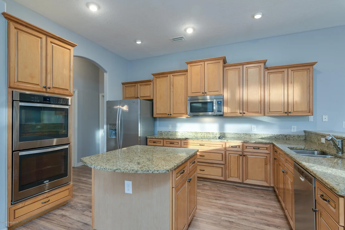 Photo of 2118 Windbrook Drive SE