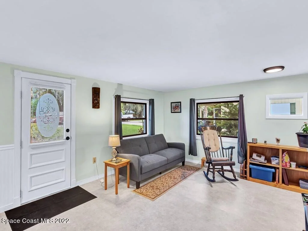 Photo of 9850 River Drive