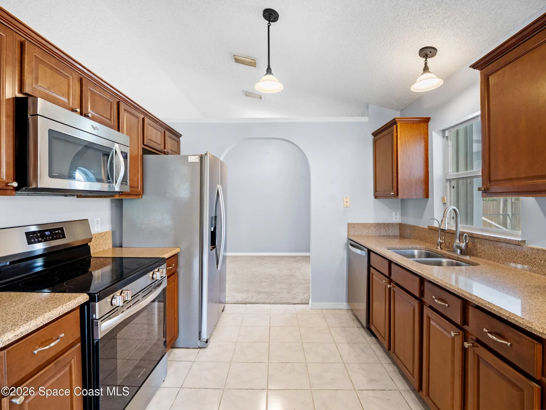 Photo of 1034 Webster Road SE