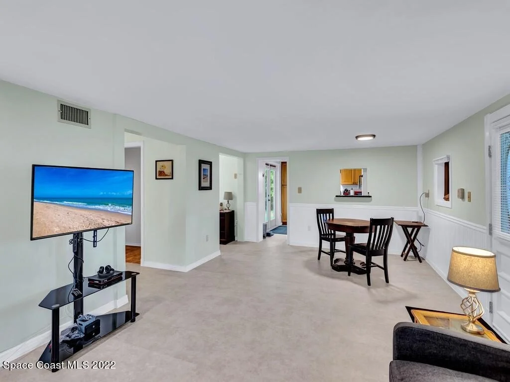 Photo of 9850 River Drive