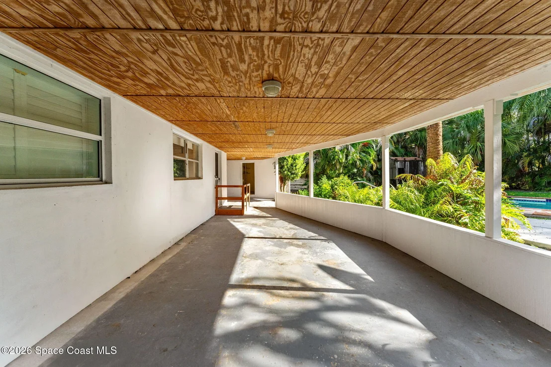 Photo of 317 Cocoa Avenue