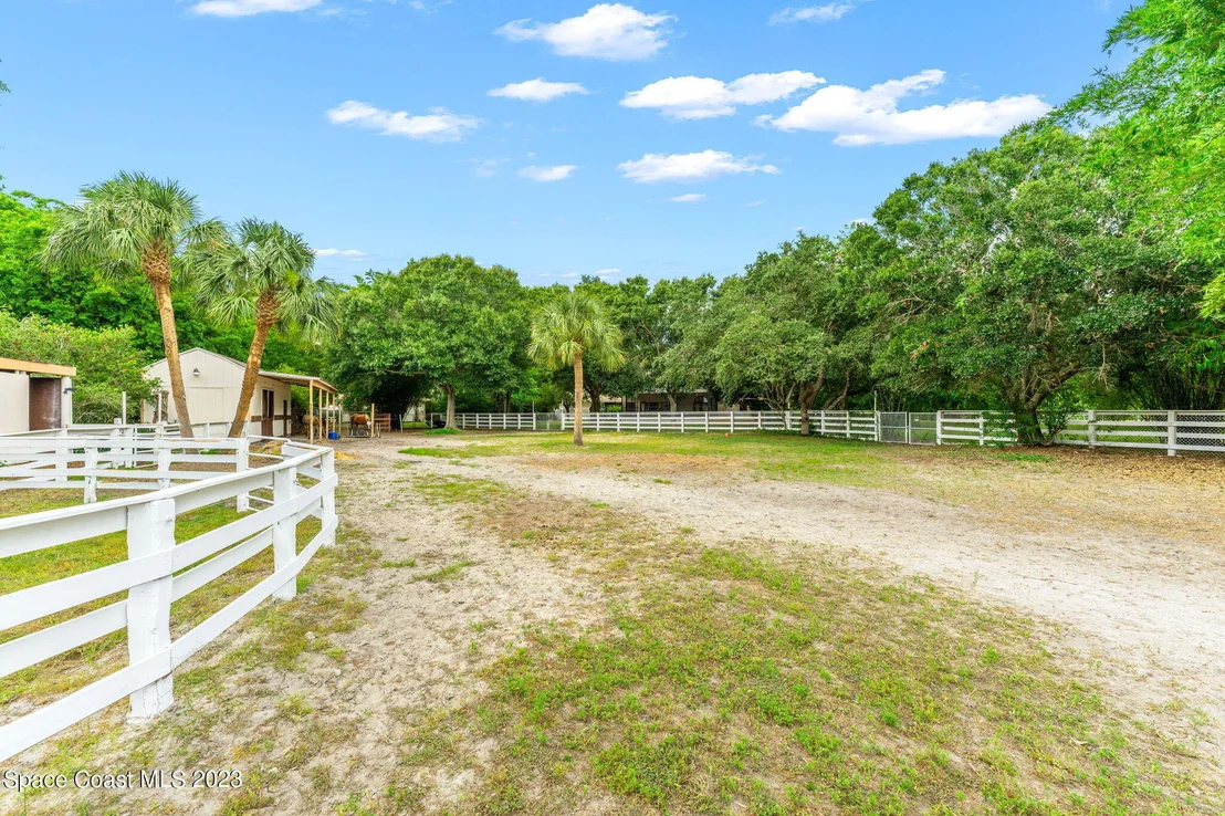 Photo of 2499 Hideaway Lane