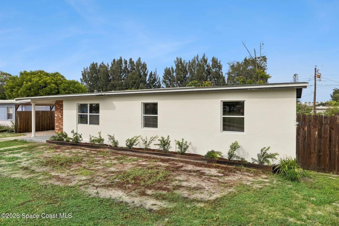 Photo of 1061 Bianca Drive NE