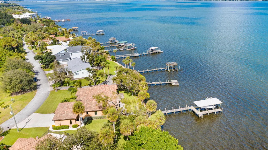 Photo of 3799 Riverside Drive