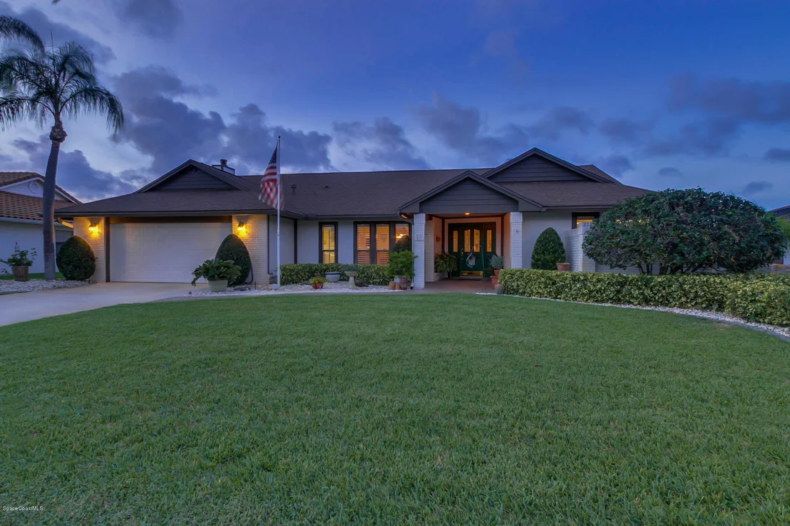 Photo of 529 Crystal Lake Drive