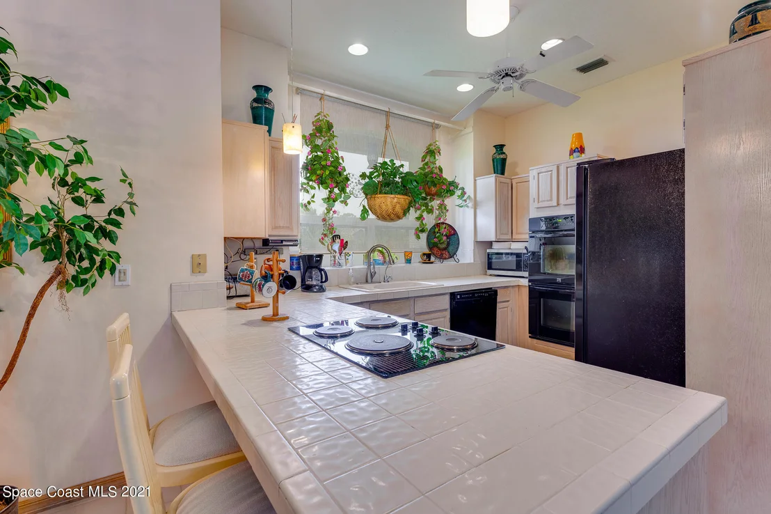 Photo of 985 Spanish Wells Drive