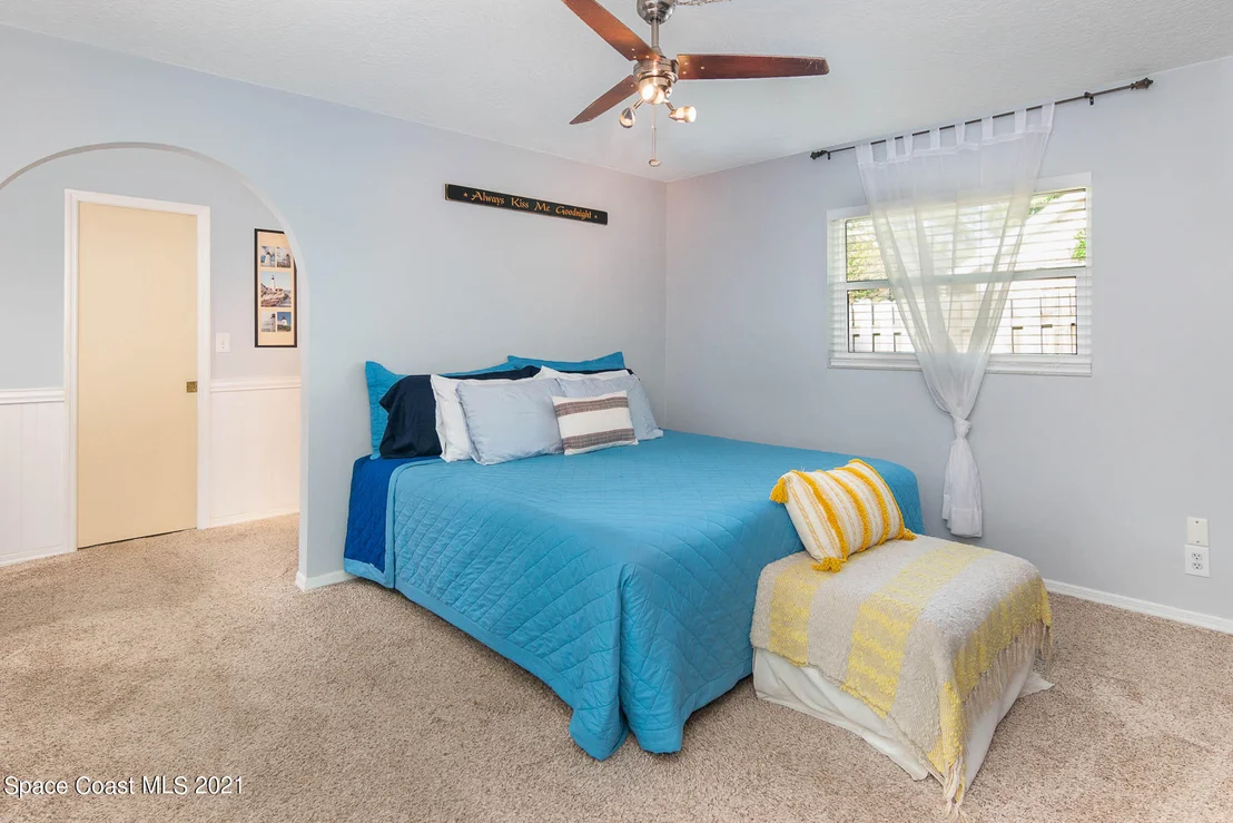 Photo of 1002 Mandarin Drive NE