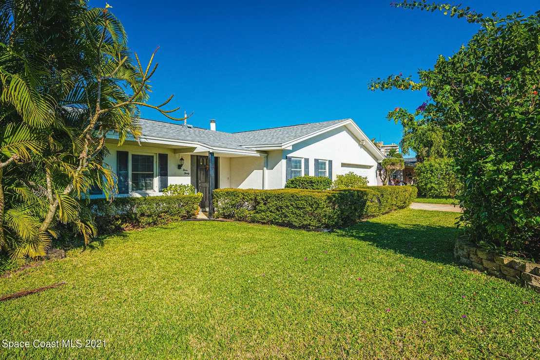 Photo of 330 Seabreeze Drive