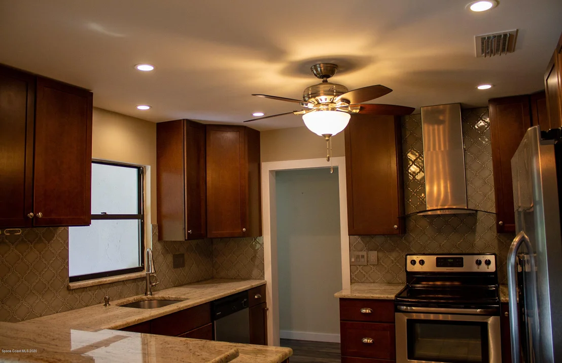Photo of 472 Rolling Hill Drive