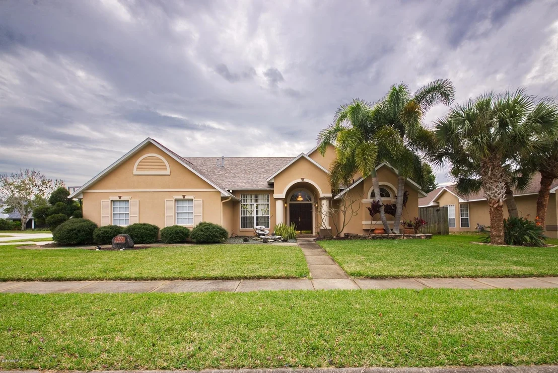Photo of 977 Kingfisher Way