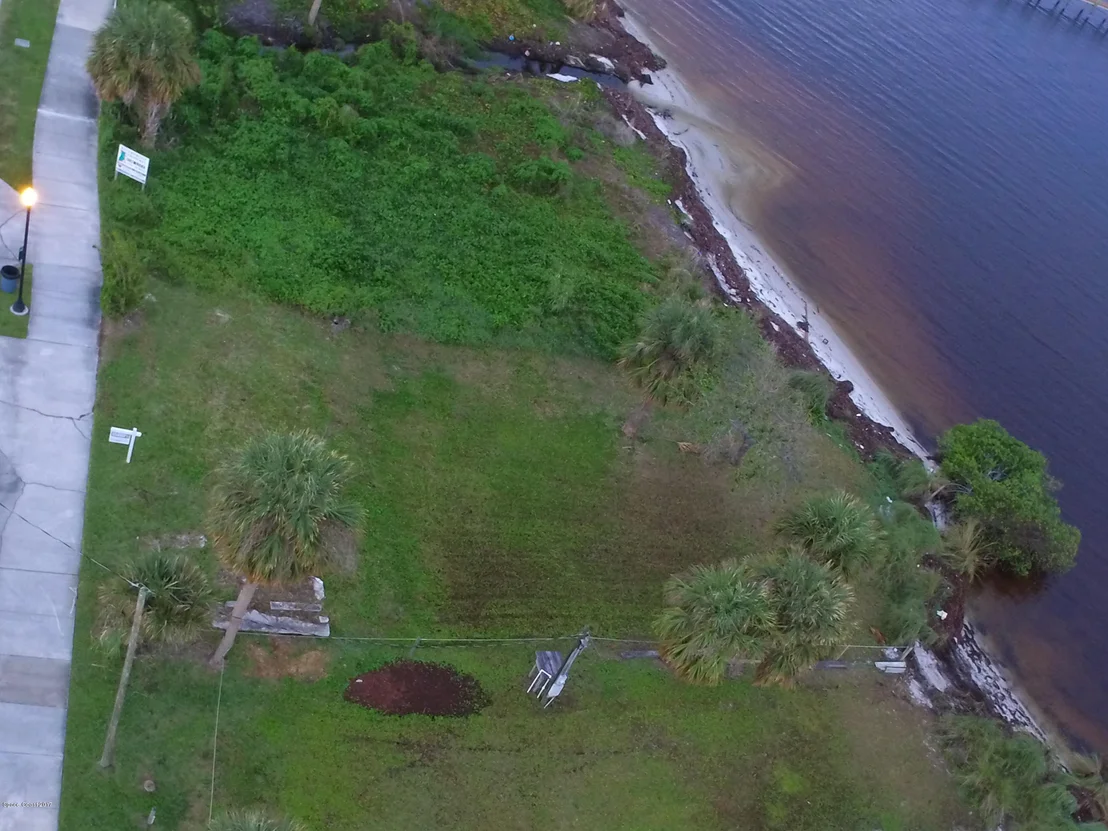 Photo of 1690 Indian River Drive