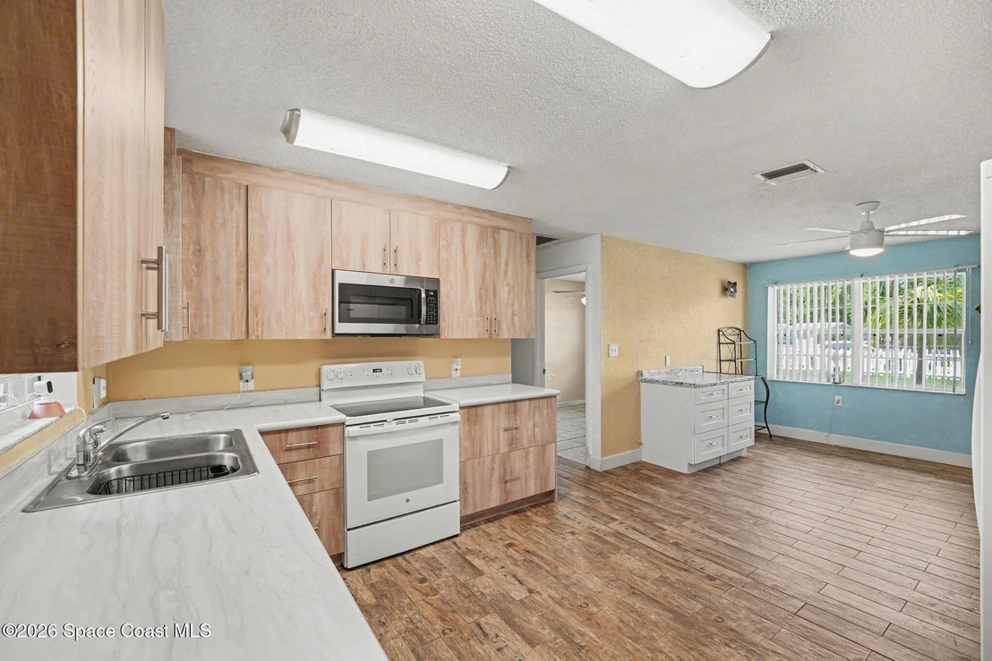 Photo of 336 Bay Avenue