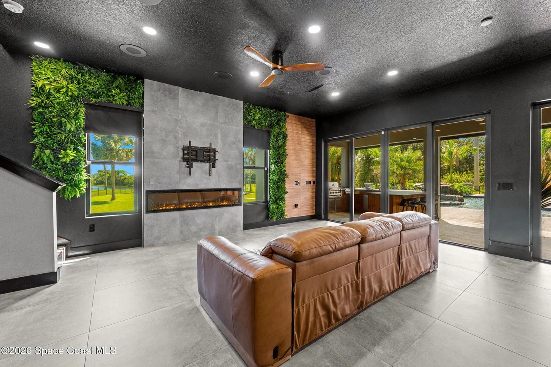 Photo of 2453 Westhorpe Drive