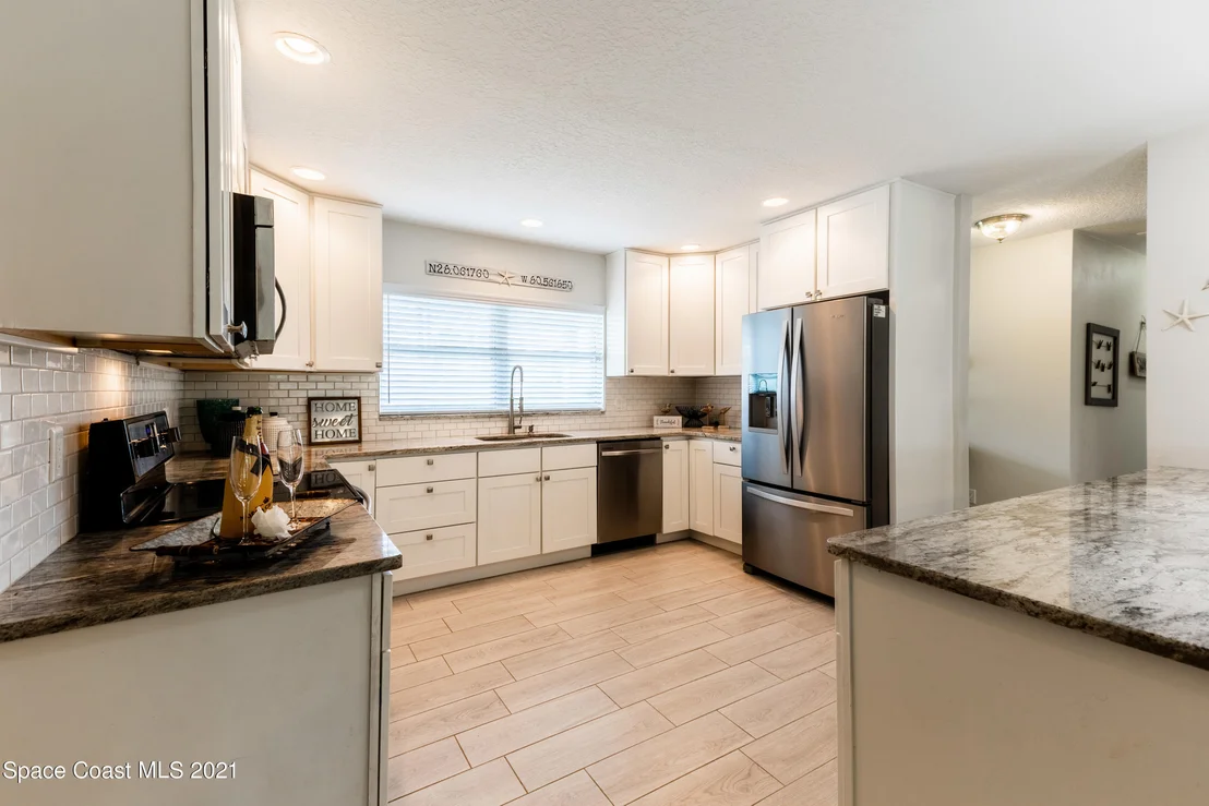 Photo of 391 Riverview Lane