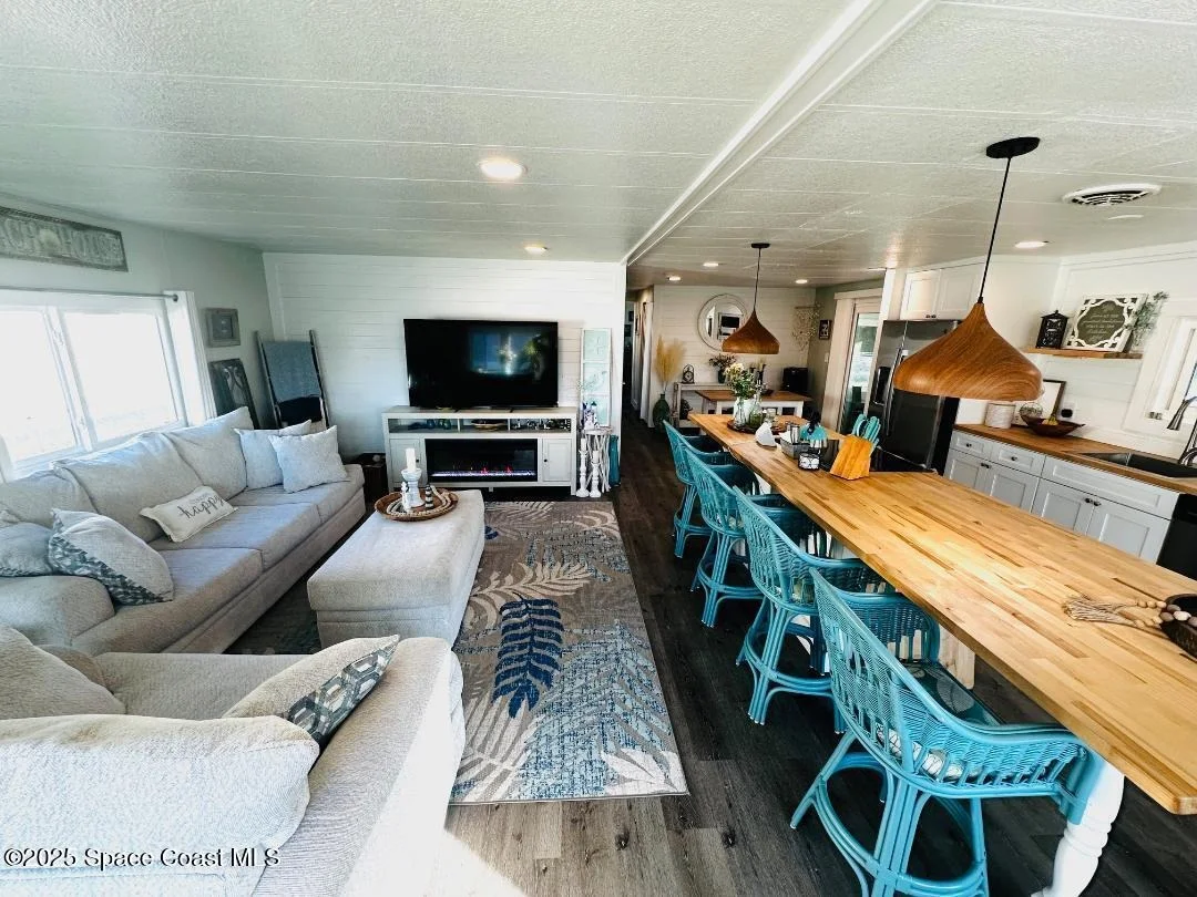 Photo of 708 Lark Drive