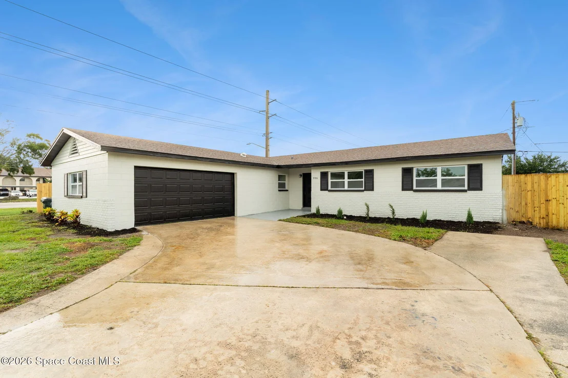 Photo of 996 Sarazen Drive