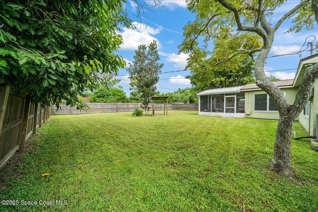 Photo of 712 Brevity Avenue NE