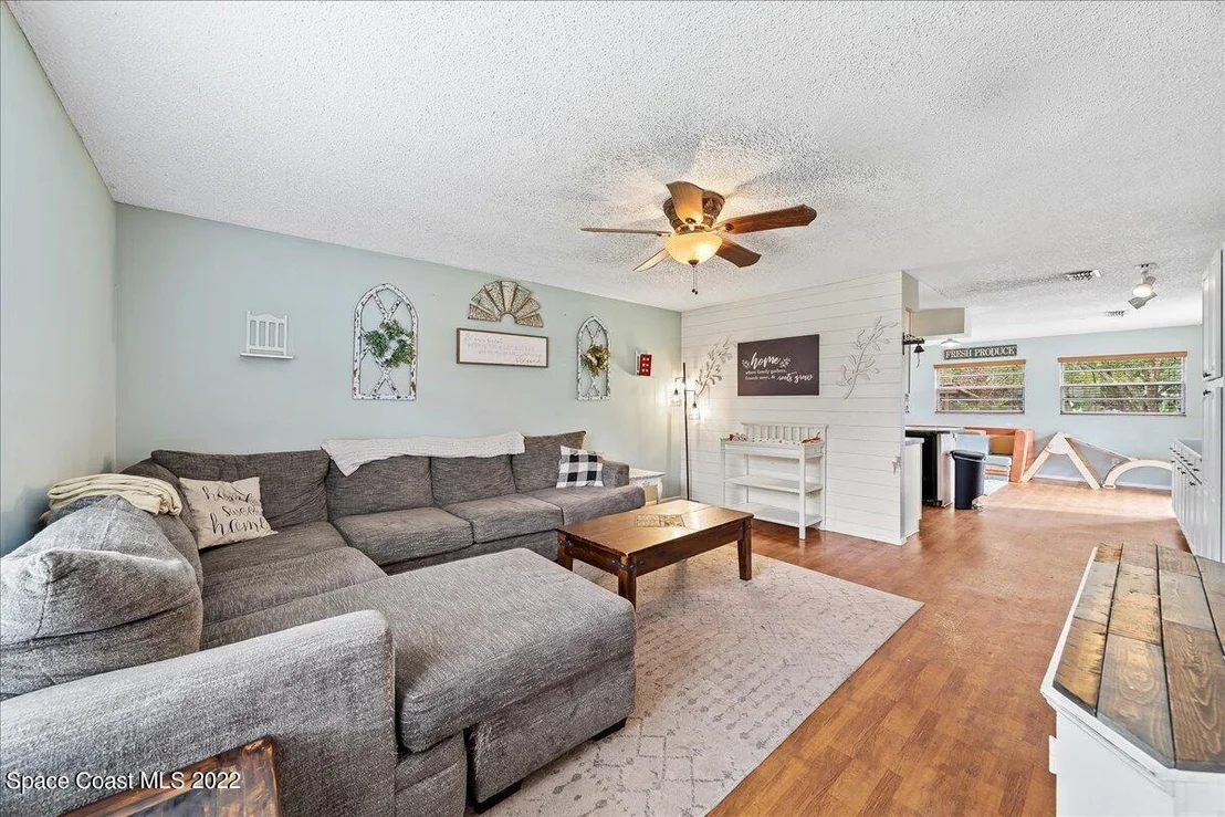 Photo of 6045 Aires Avenue