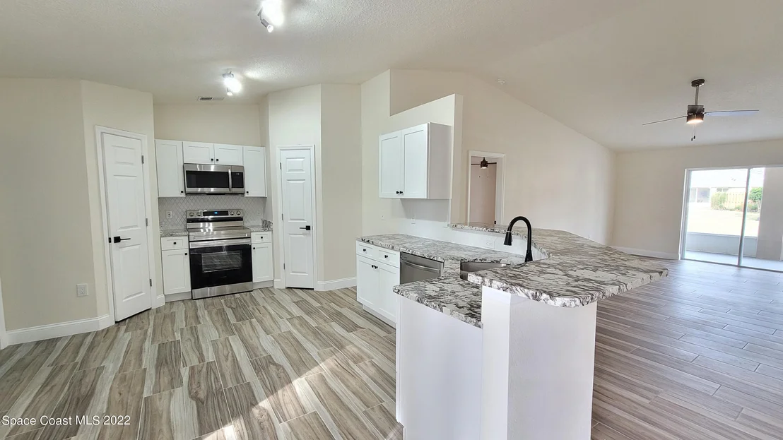 Photo of 2111 Spring Creek Circle NE