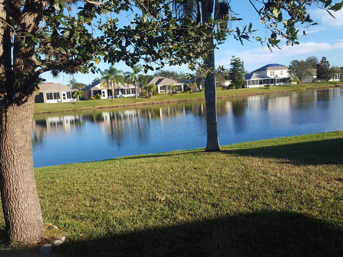 Photo of 1210 White Oak Circle