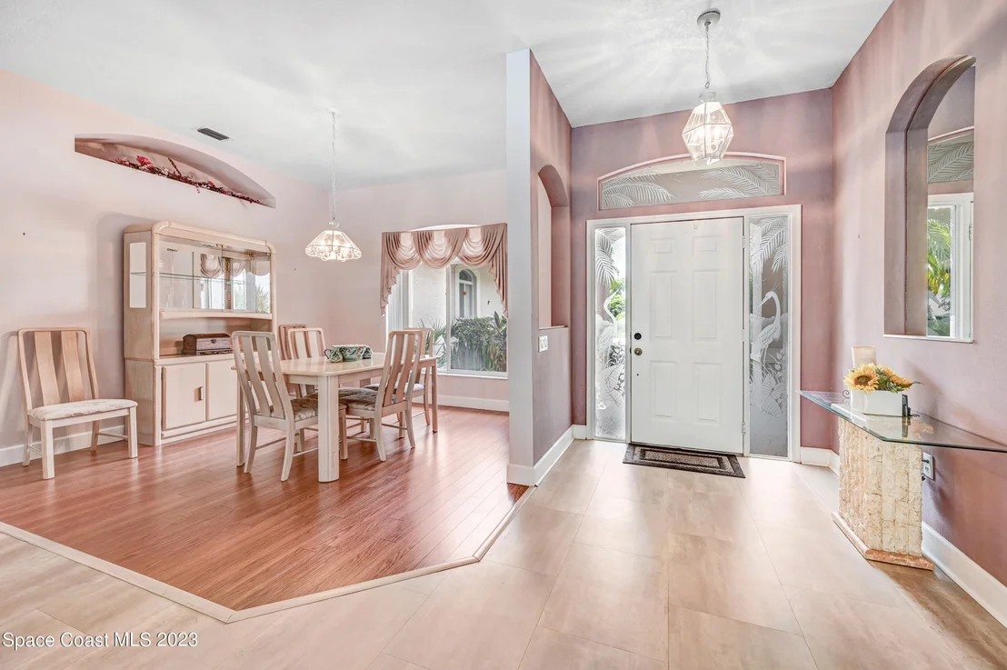 Photo of 2180 Royal Oaks Drive