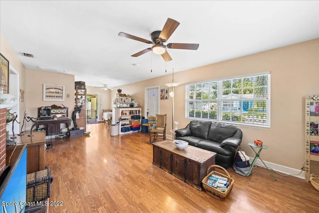 Photo of 1047 Riverdale Drive