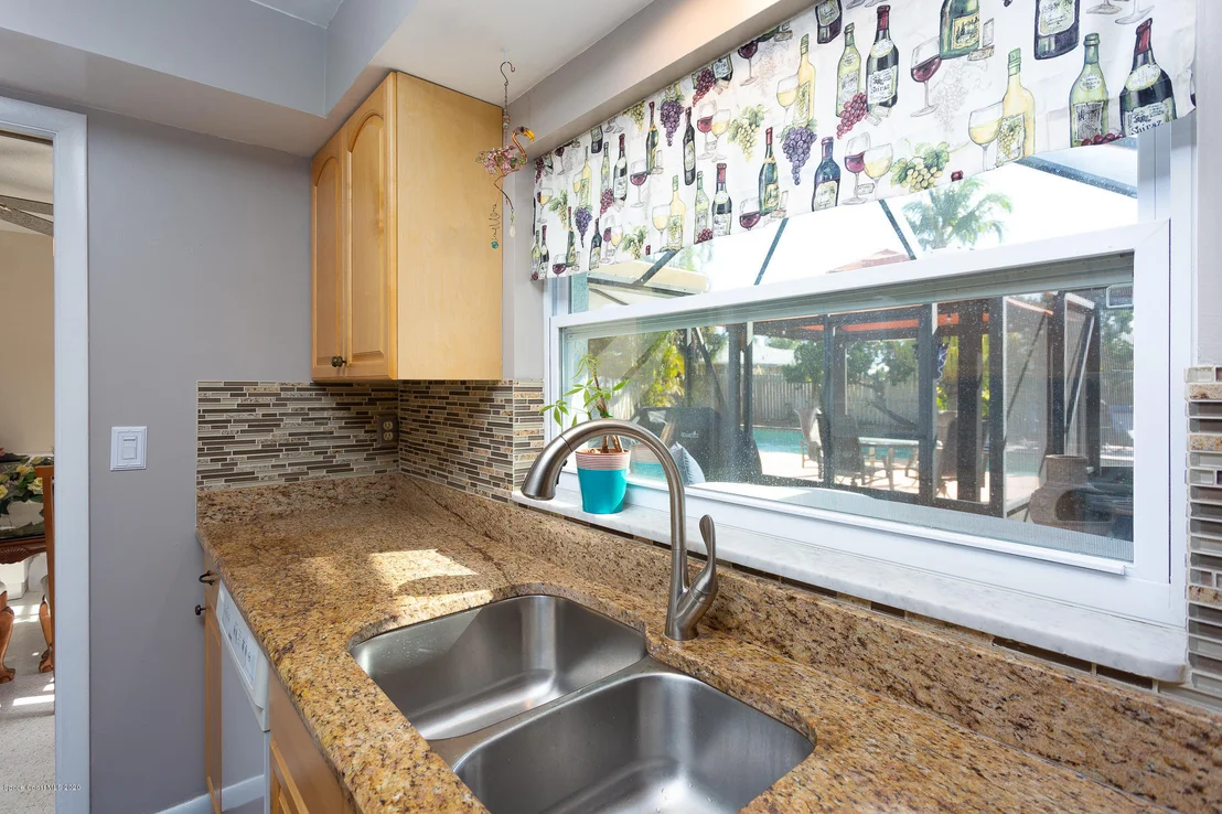 Photo of 611 Mango Drive
