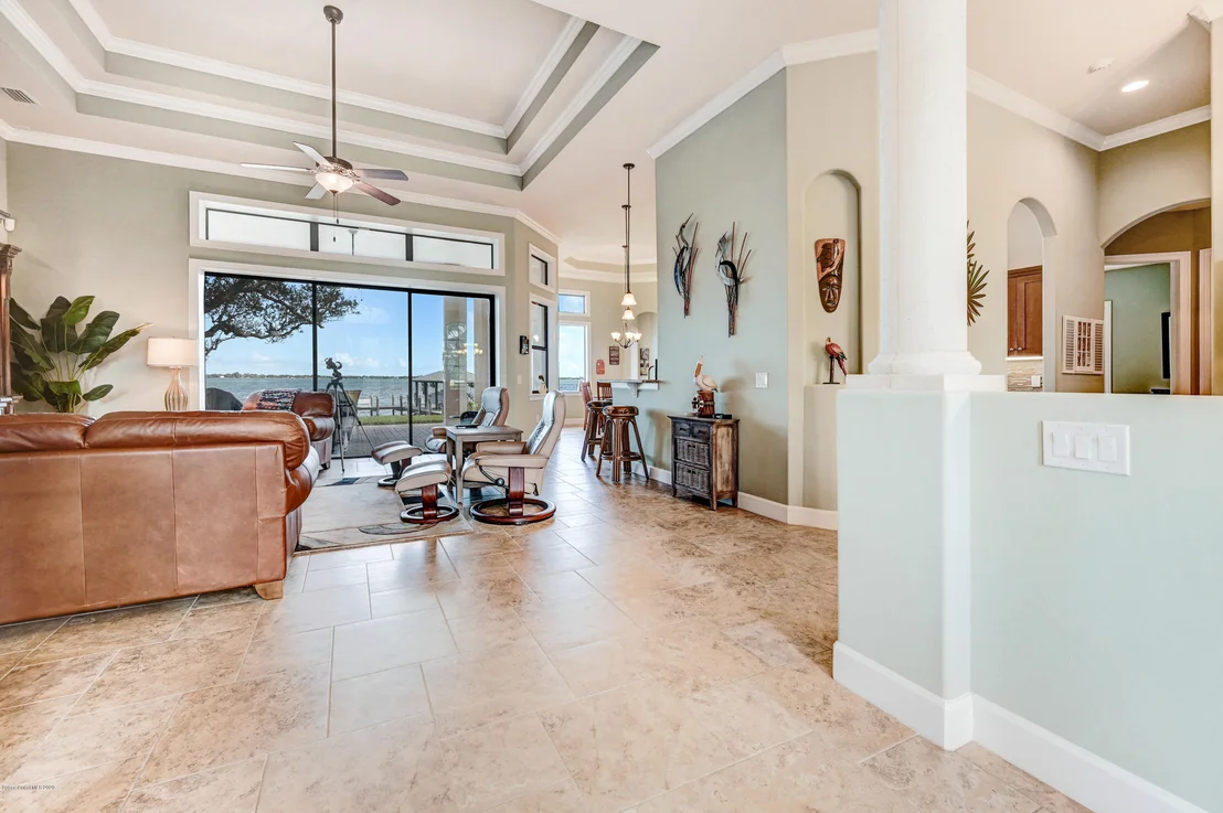 Photo of 3799 Riverside Drive