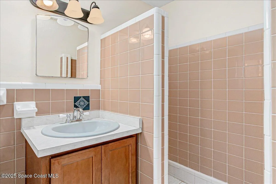 Photo of 2222 Meridian Avenue