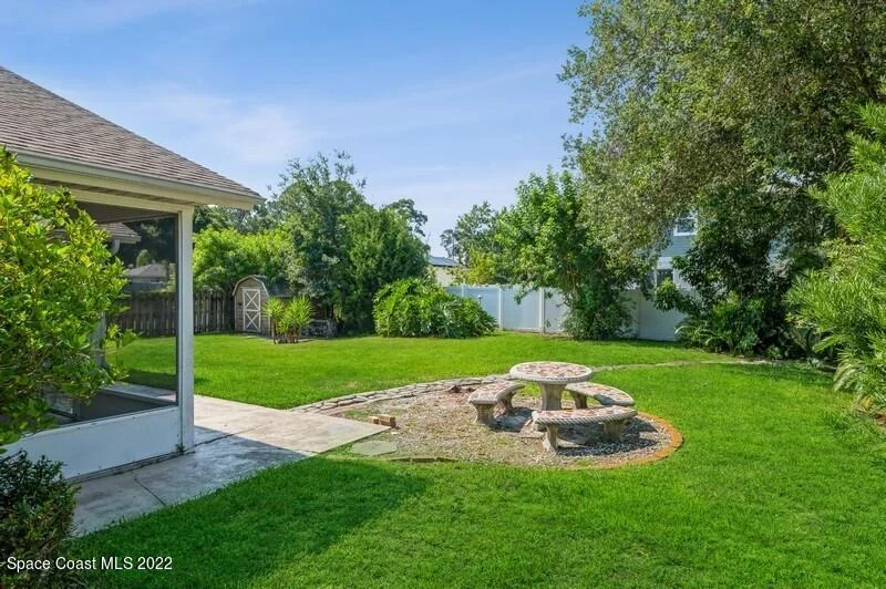 Photo of 6555 Adrian Street N