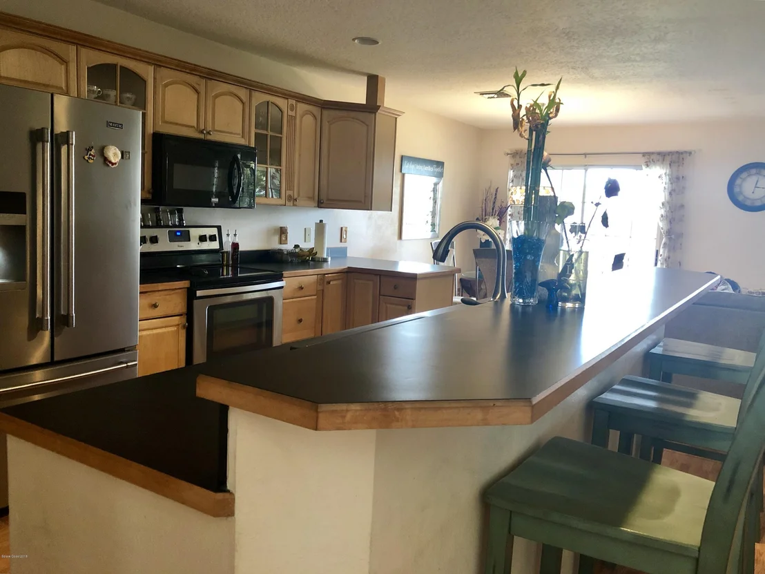 Photo of 730 Bianca Drive NE