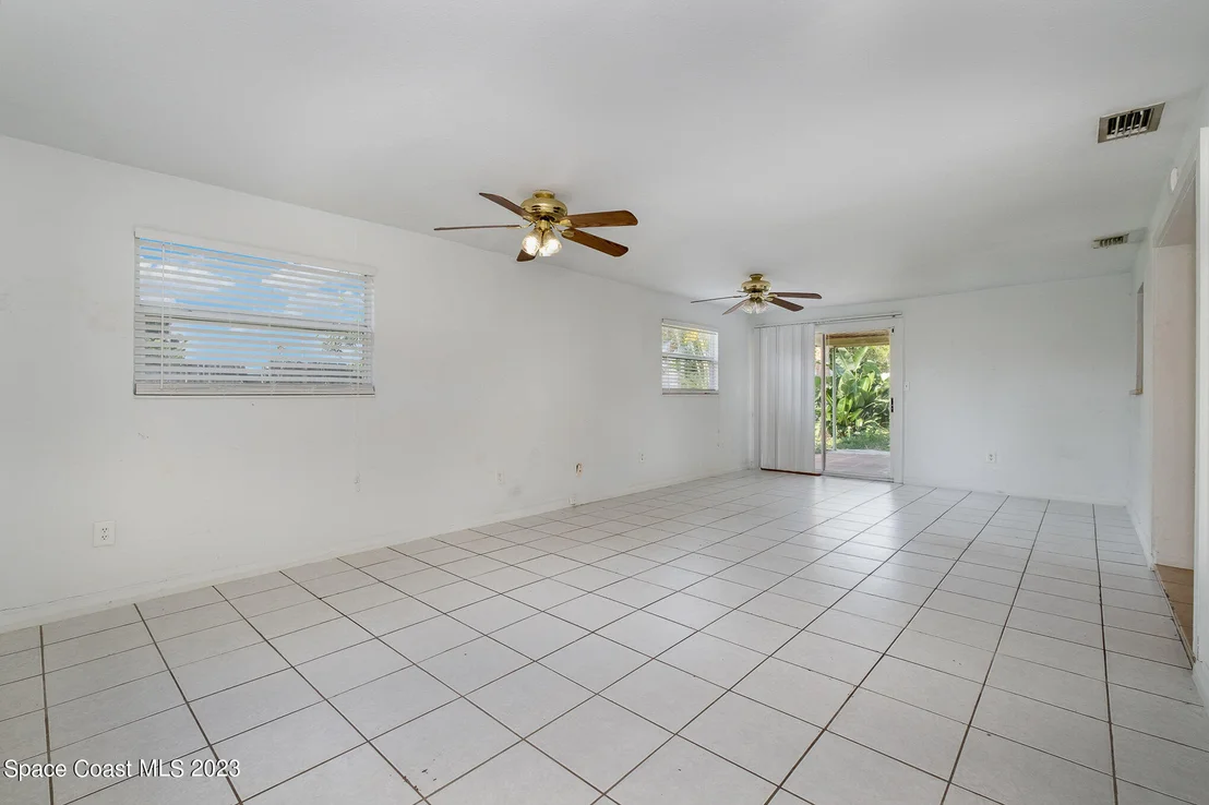 Photo of 2697 Locksley Road