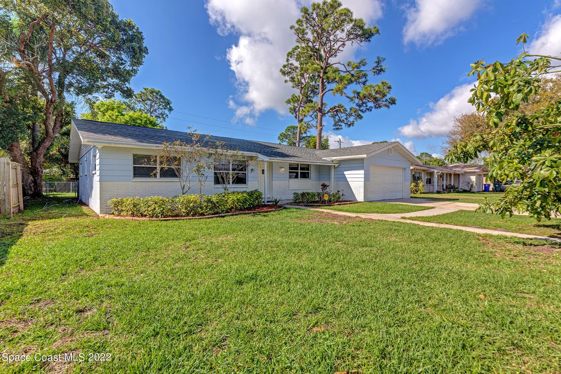 Photo of 877 Westport Drive