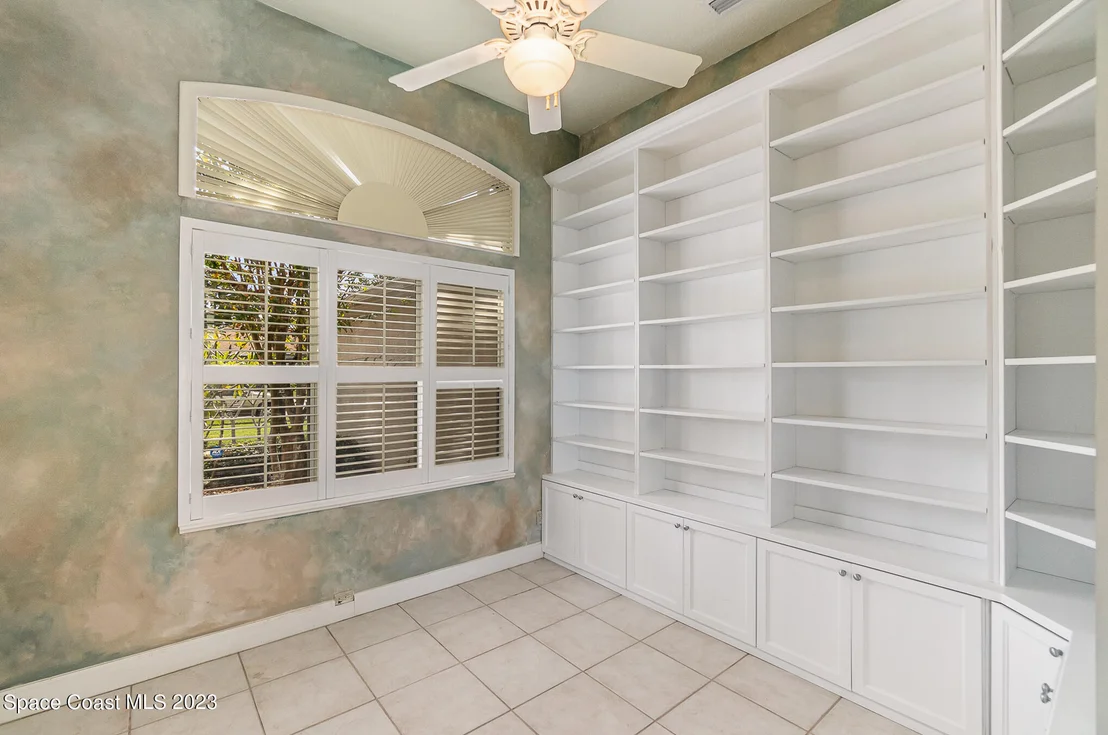 Photo of 990 Starling Way